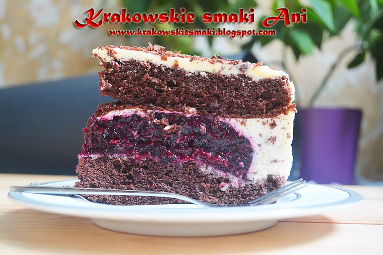 Torcik jeżynowo karmelowy