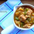 Duszona szynka z pastą curry, kapustą i cieciorką