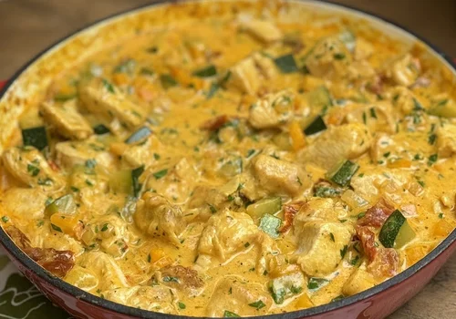 Gulasz z indyka z warzywami