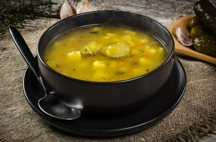 Zdjęcie Ta popularna polska zupa to super broń przeciw kacowi! I nie chodzi tu o rosół... #1