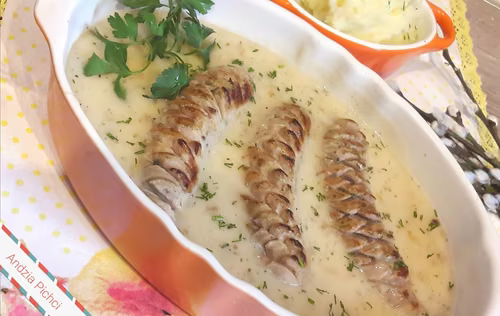 Biała kiełbasa w sosie żurkowym