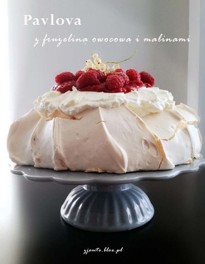 Pavlova z malinami