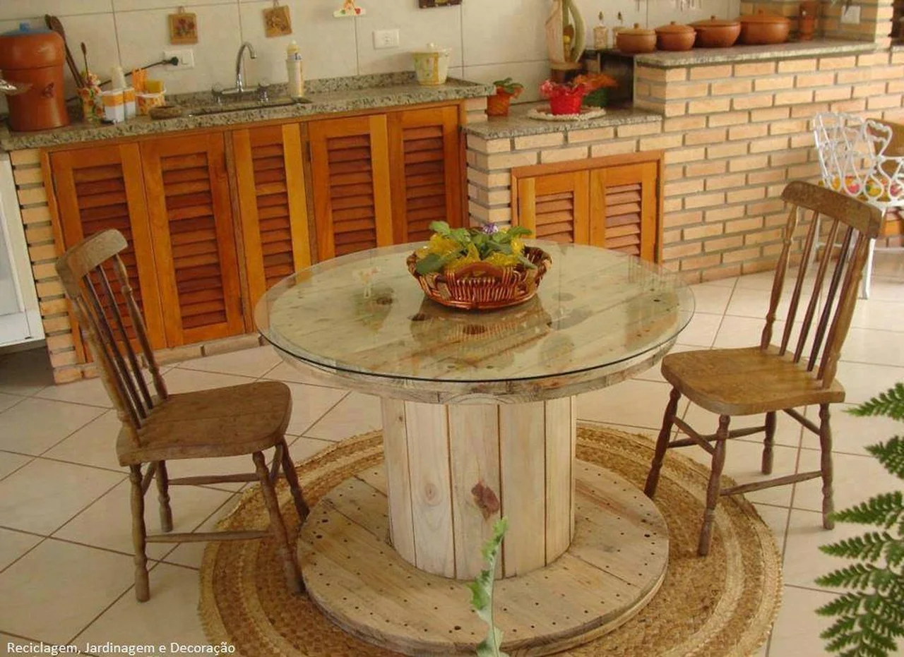 Oryginalny stół do kuchni
