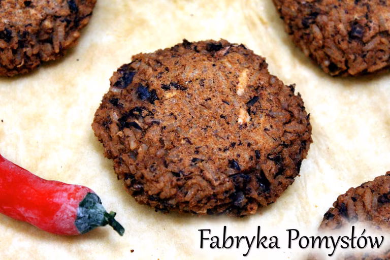 Burgery (kotlety) z czerwonej fasoli i ryżu
