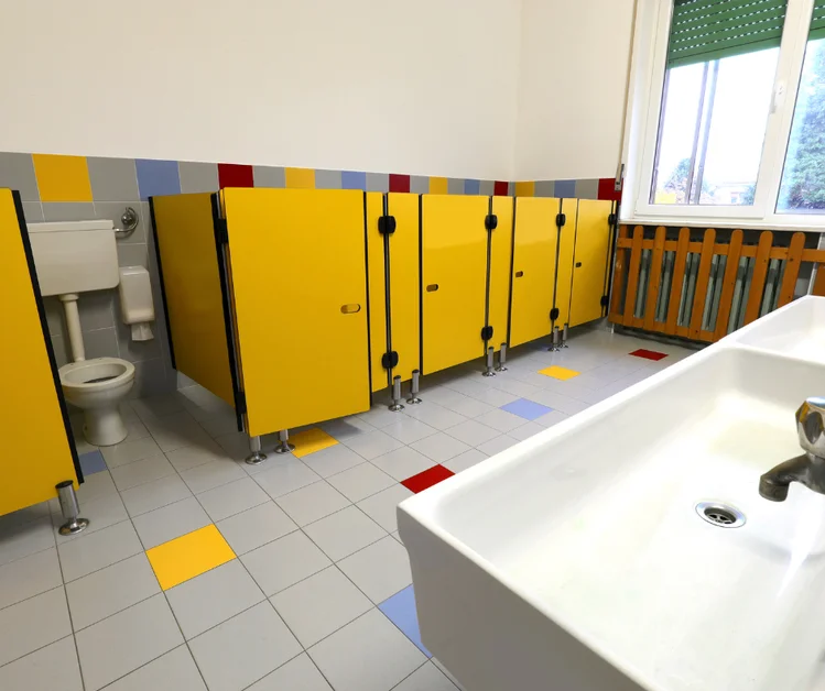 Zdjęcie Czy nauczyciel może zabronić wyjścia do toalety w polskiej szkole? #1
