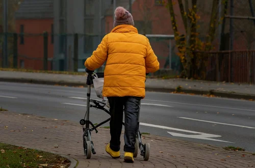 Od stycznia 2026 dodatkowe pieniądze co miesiąc! Dobra wiadomość dla ponad 800 tys. seniorów