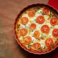 Tarta ze szpinakiem, fetą i pomidorami