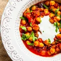 Curry z ciecierzycy w pomidorach