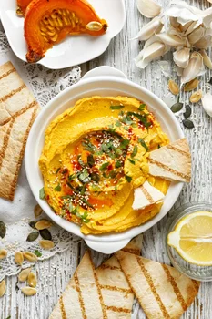 HUMMUS Z PIECZONEJ DYNI