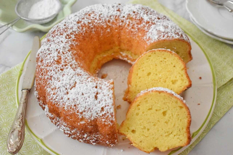 Wilgotna babka serowa z serkiem ricotta