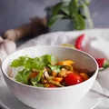 Czerwone curry z rybą, fasolką i batatami