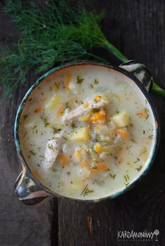 Zupa ogórkowa z ziemniakami