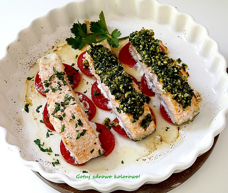 Dietetyczny łosoś z pietruszkowym pesto