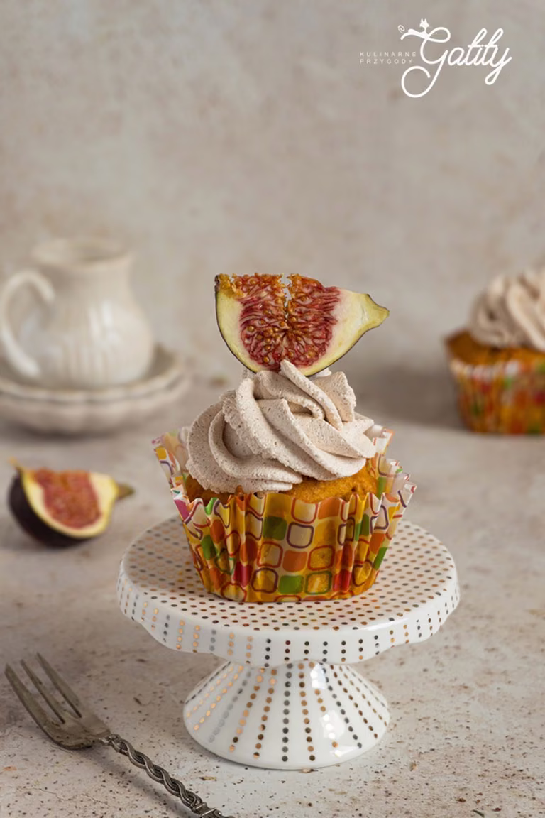 Dyniowe muffinki z cynamonowym kremem