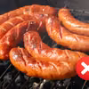 90% osób źle grilluje kiełbasę! Sprawdź, dlaczego nie wolno jej nakłuwać!