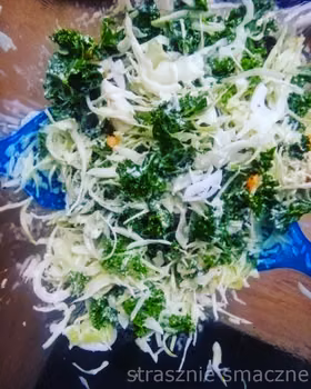 Coleslaw z jarmużem