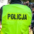 2-latka zamknięta w samochodzie na noc! Była całkiem sama. Do akcji wkroczyły wszystkie służby