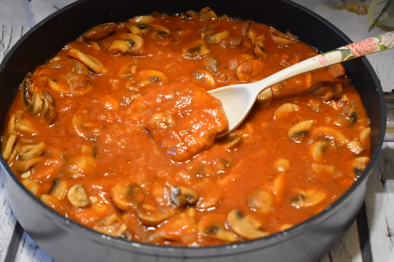 Schab z pieczarkami