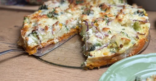 Lekka zapiekanka warzywna na spodzie z batatów