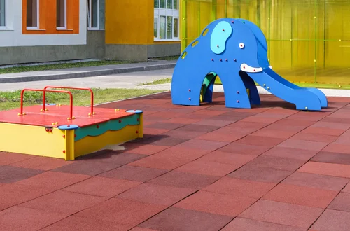 Obowiązkowy plac zabaw i 2 dni wolne dla opiekunów. Co zmienia się w żłobkach?