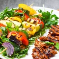 Grillowane szaszłyki warzywne i boczniaki w sosie BBQ FIT