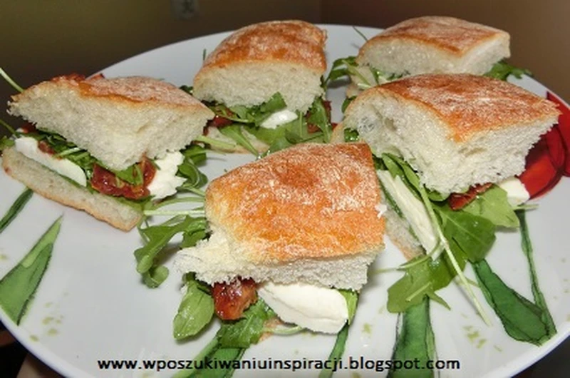 Mini sandwicze śródziemnomorskie