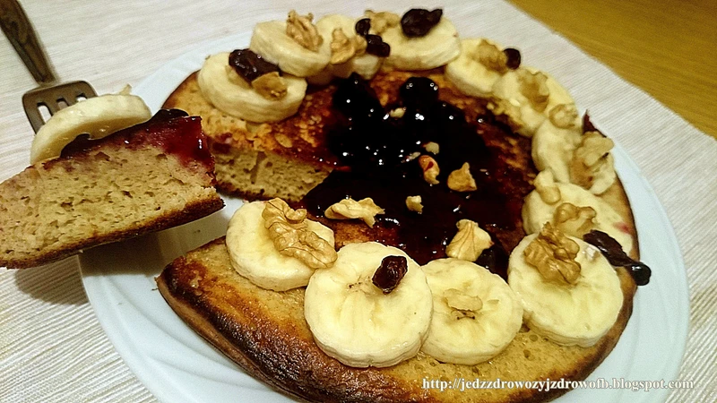 Śniadaniowy omlet na bazie jogurtu greckiego.