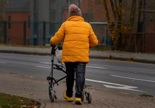 Od stycznia 2026 dodatkowe pieniądze co miesiąc! Dobra wiadomość dla ponad 800 tys. seniorów