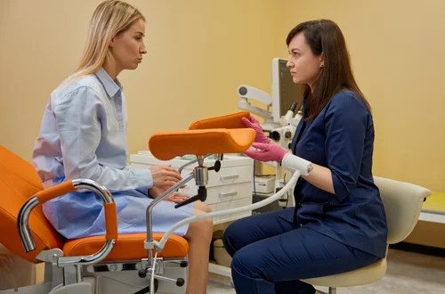 Nowe bezpłatne badania bez skierowania! NFZ przypomina o ważnych zmianach dla milionów kobiet w Polsce